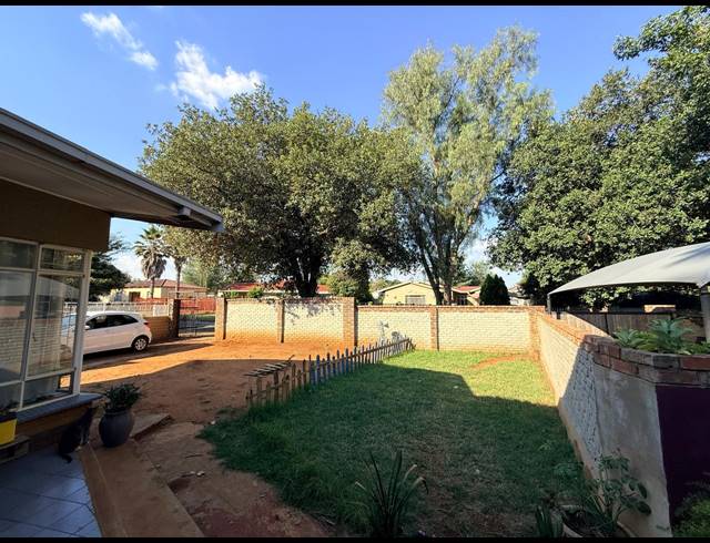 3 BEDROOM HOUSE FOR SALE IN ROTHDENE